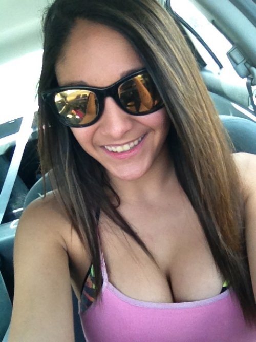 Девушки с красивой грудью (40 фото)