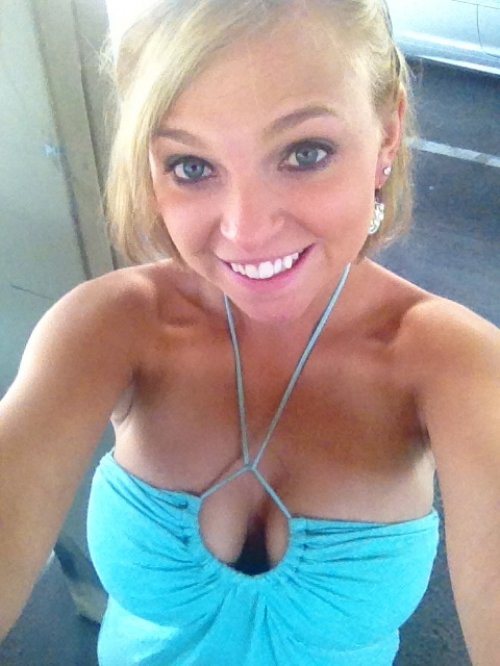 Девушки с красивой грудью (40 фото)