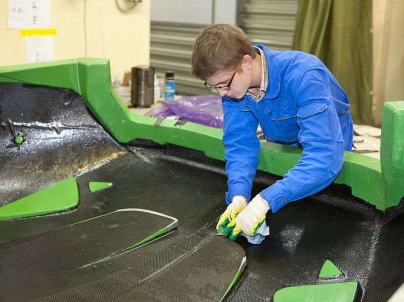 Как делают суперкар Marussia (41 фото) Как делают суперкар Marussia (41 фото)