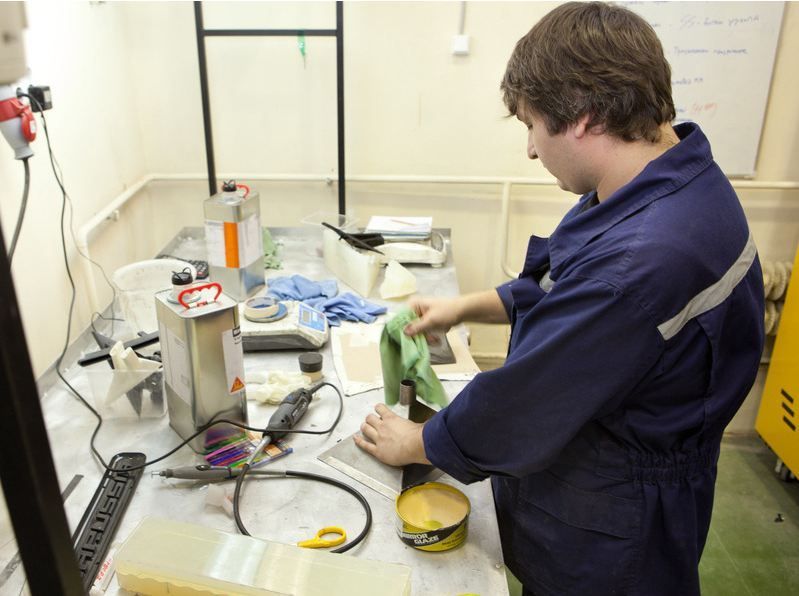 Как делают суперкар Marussia (41 фото) Как делают суперкар Marussia (41 фото)