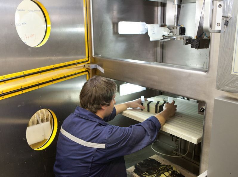 Как делают суперкар Marussia (41 фото) Как делают суперкар Marussia (41 фото)