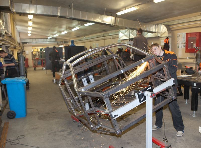 Как делают суперкар Marussia (41 фото) Как делают суперкар Marussia (41 фото)