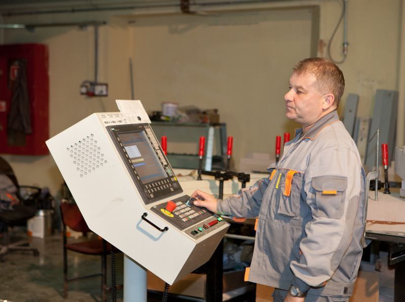 Как делают суперкар Marussia (41 фото) Как делают суперкар Marussia (41 фото)