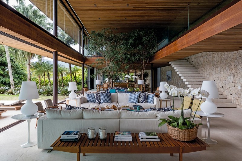 Удивительный особняк с прозрачным фасадом на острове в Бразилии Удивительный особняк с прозрачным фасадом на острове в Бразилии