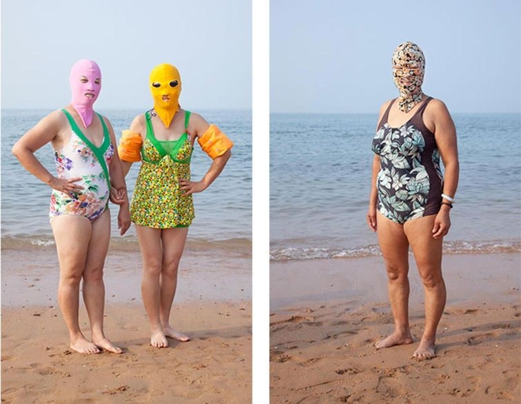 Лицокини — психоделичные китайские купальники, прикрывающие женщин с головой