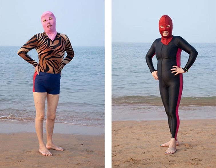 Лицокини — психоделичные китайские купальники, прикрывающие женщин с головой