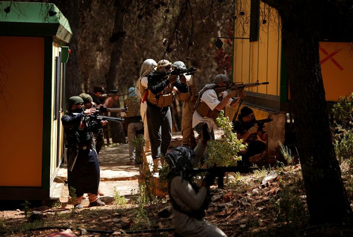 Как сражаются любители страйкбола Как сражаются любители страйкбола