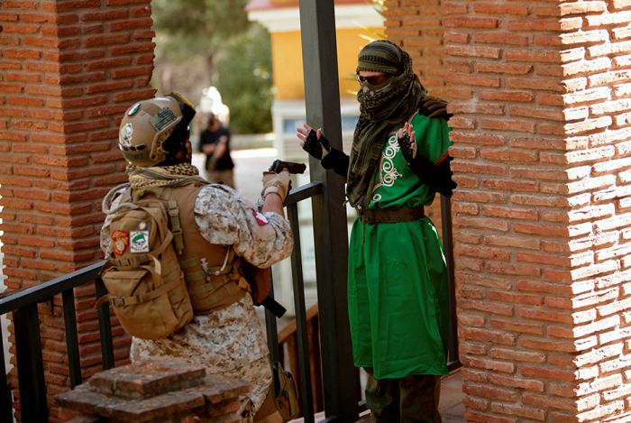 Как сражаются любители страйкбола Как сражаются любители страйкбола