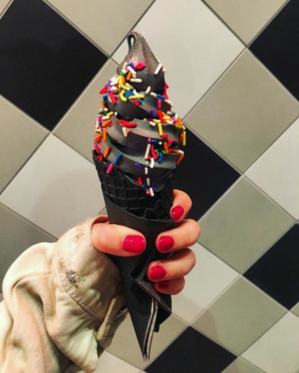 Черное мороженое