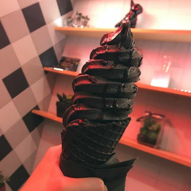 Черное мороженое