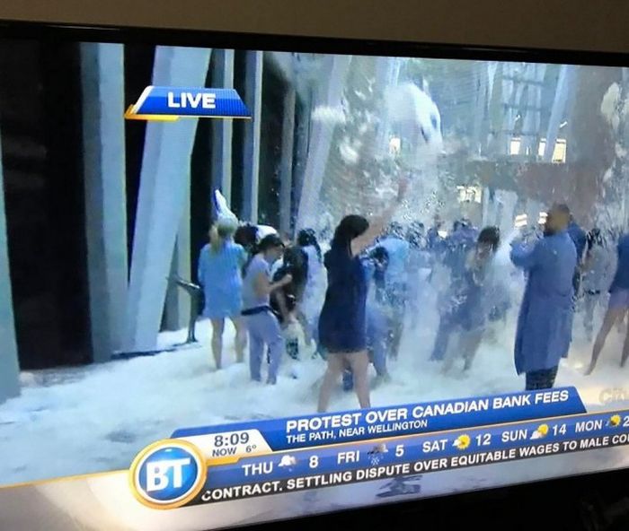 Странности из Канады