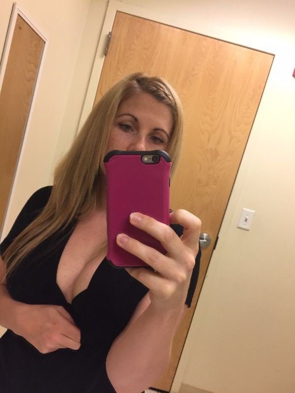 Когда девчонки заскучали на работе