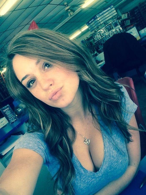 Когда девчонки заскучали на работе