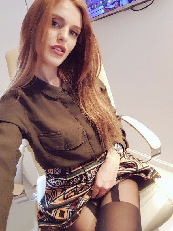 Когда девчонки заскучали на работе