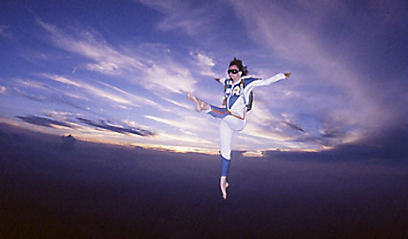 Впечатляющие фигуры парашютного спорта