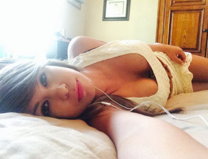 Девушки: вид сверху