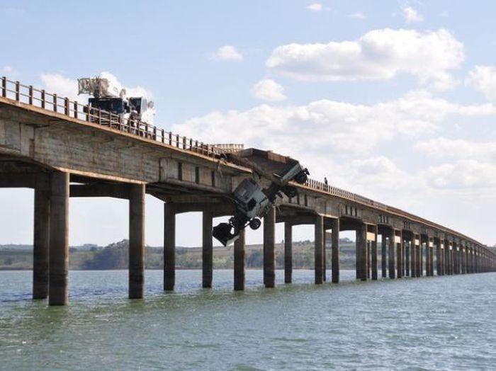 Авария грузовика (9 фото)