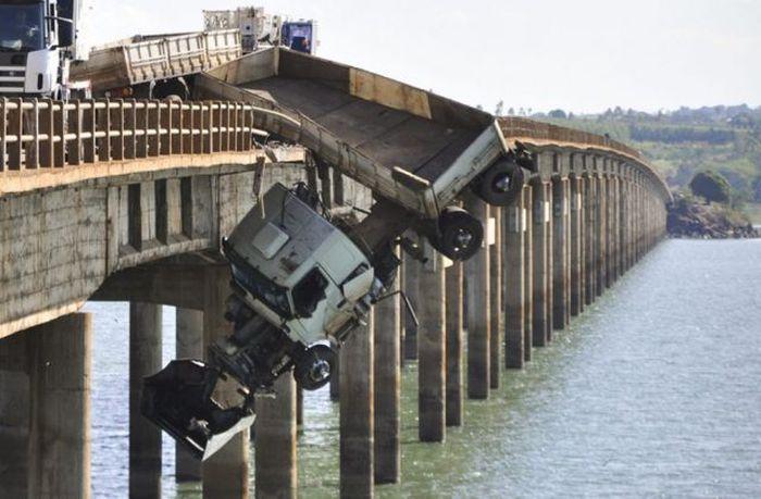 Авария грузовика (9 фото)