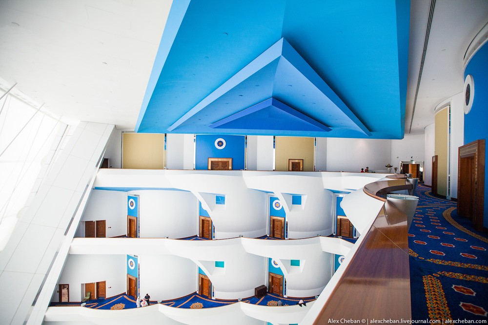 Золото для шейхов и олигархов: самый дорогой номер в семизвездочном отеле Burj Al Arab Золото для шейхов и олигархов: самый дорогой номер в семизвездочном отеле Burj Al Arab