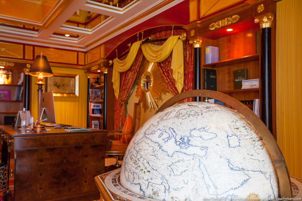 Золото для шейхов и олигархов: самый дорогой номер в семизвездочном отеле Burj Al Arab Золото для шейхов и олигархов: самый дорогой номер в семизвездочном отеле Burj Al Arab