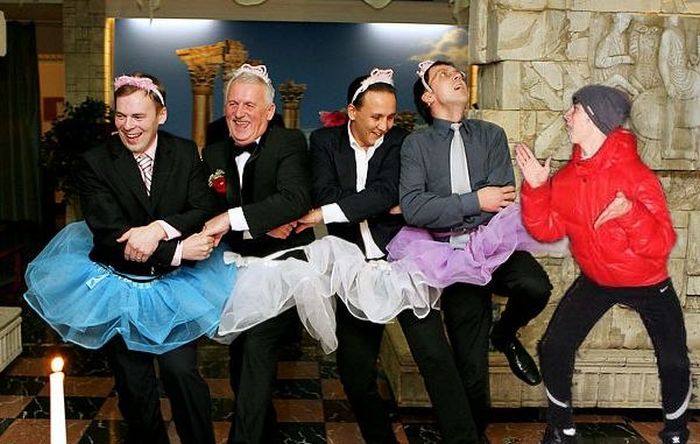 Отфотошопьте фото, чтобы я танцевал с мужиком (27 фото)