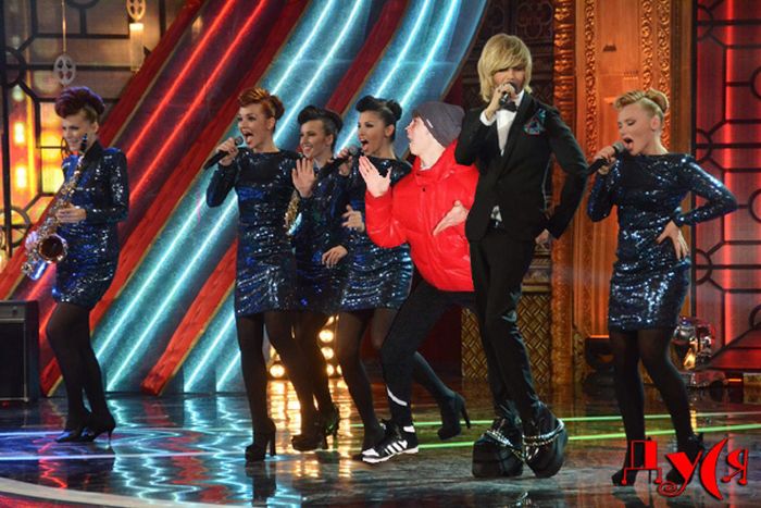 Отфотошопьте фото, чтобы я танцевал с мужиком (27 фото)