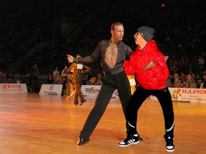 Отфотошопьте фото, чтобы я танцевал с мужиком (27 фото)