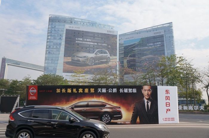 Модели и автомобили на выставке Auto Guangzhou-2013