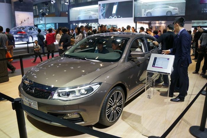 Модели и автомобили на выставке Auto Guangzhou-2013
