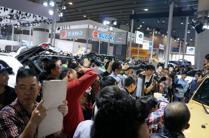Модели и автомобили на выставке Auto Guangzhou-2013