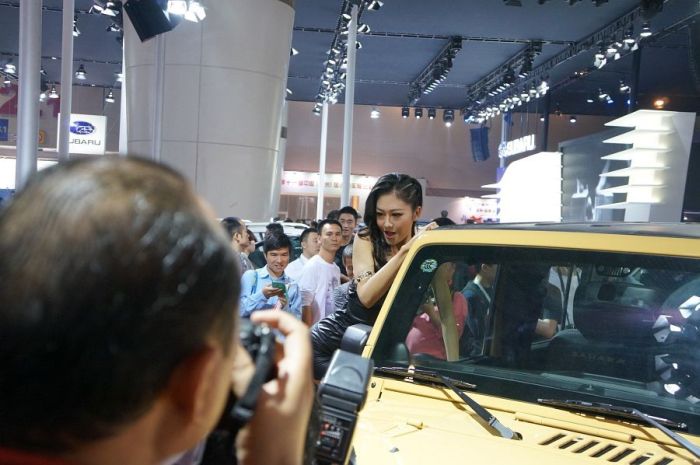 Модели и автомобили на выставке Auto Guangzhou-2013