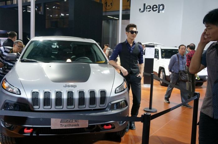 Модели и автомобили на выставке Auto Guangzhou-2013