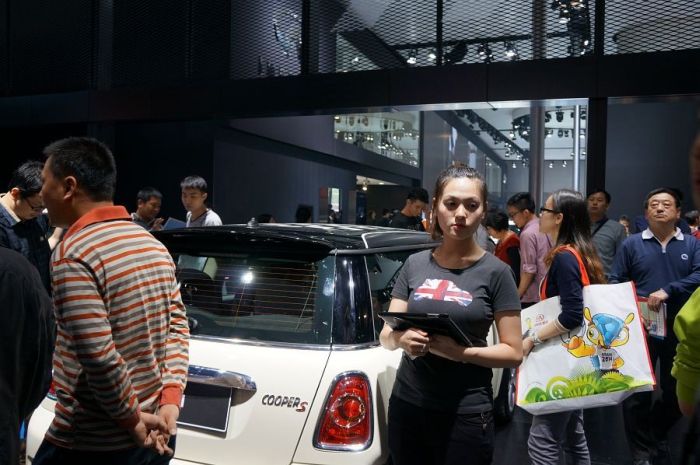 Модели и автомобили на выставке Auto Guangzhou-2013