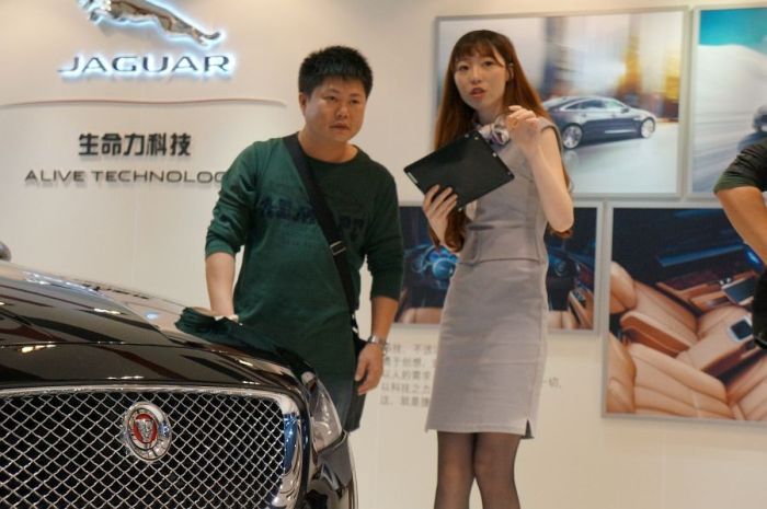 Модели и автомобили на выставке Auto Guangzhou-2013