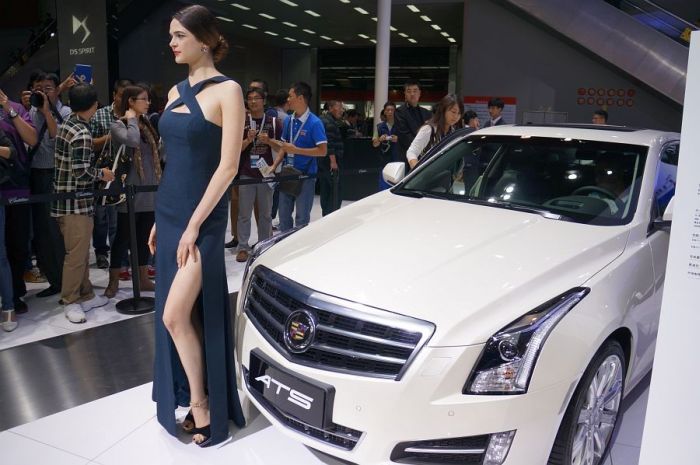 Модели и автомобили на выставке Auto Guangzhou-2013