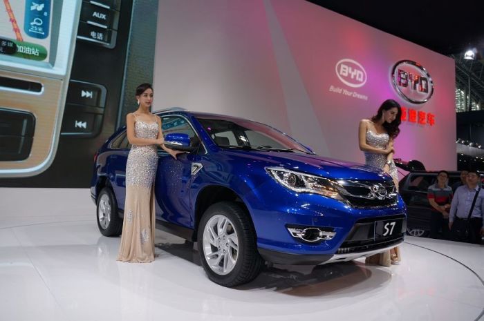 Модели и автомобили на выставке Auto Guangzhou-2013