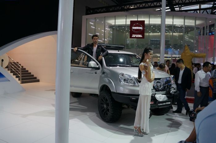 Модели и автомобили на выставке Auto Guangzhou-2013