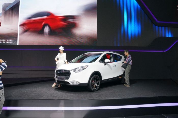 Модели и автомобили на выставке Auto Guangzhou-2013