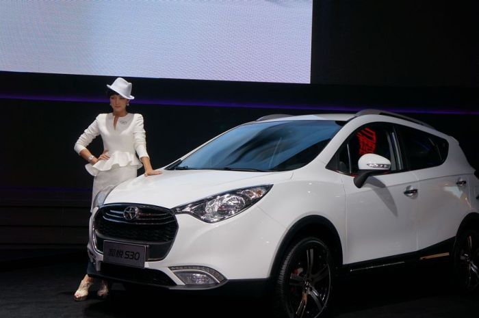 Модели и автомобили на выставке Auto Guangzhou-2013