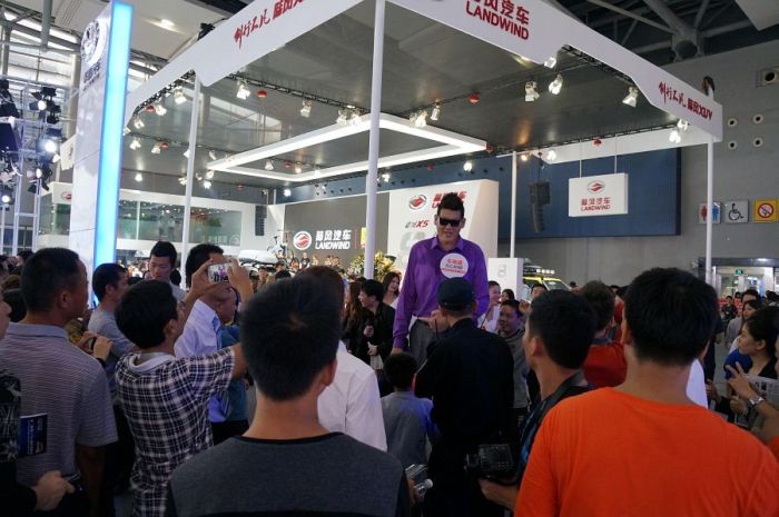 Модели и автомобили на выставке Auto Guangzhou-2013