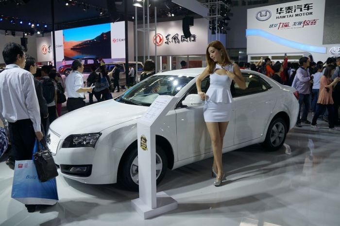 Модели и автомобили на выставке Auto Guangzhou-2013