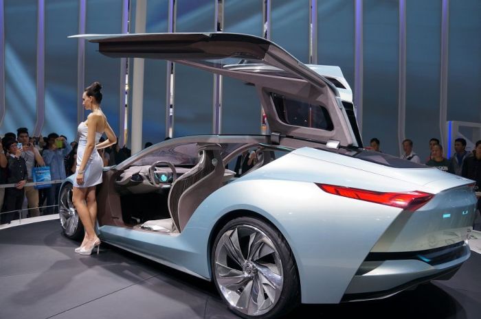 Модели и автомобили на выставке Auto Guangzhou-2013