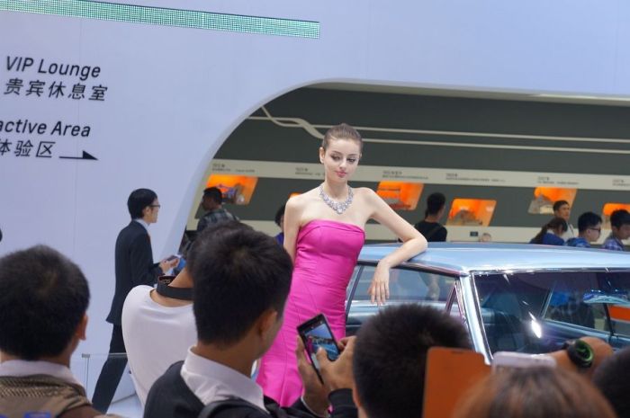 Модели и автомобили на выставке Auto Guangzhou-2013
