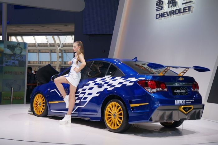 Модели и автомобили на выставке Auto Guangzhou-2013