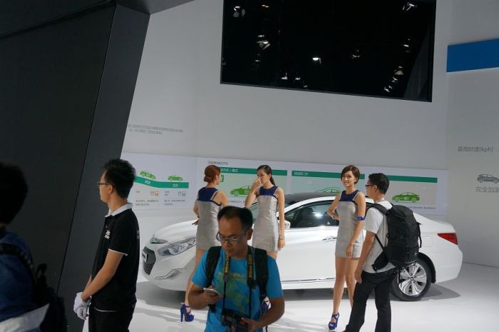 Модели и автомобили на выставке Auto Guangzhou-2013
