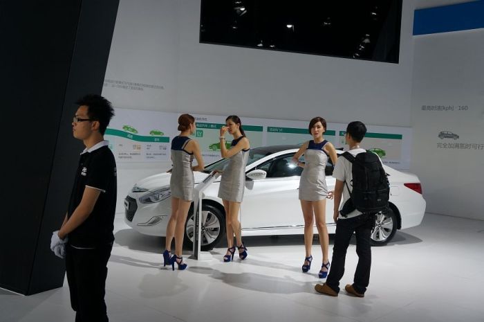 Модели и автомобили на выставке Auto Guangzhou-2013