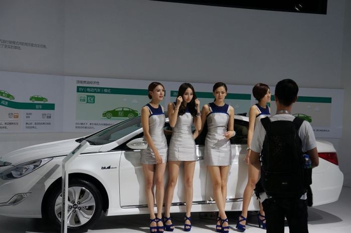 Модели и автомобили на выставке Auto Guangzhou-2013