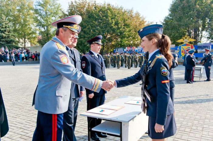 Девушки-полицейские в России