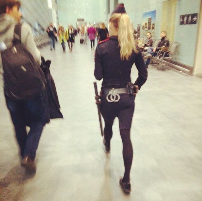 Девушки-полицейские в России