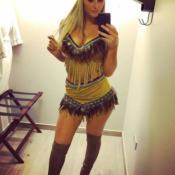 Прекрасная стюардесса Скандинавских авиалиний